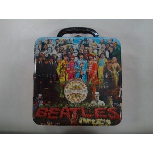Boite valise THE BEATLES Sergent Peppers